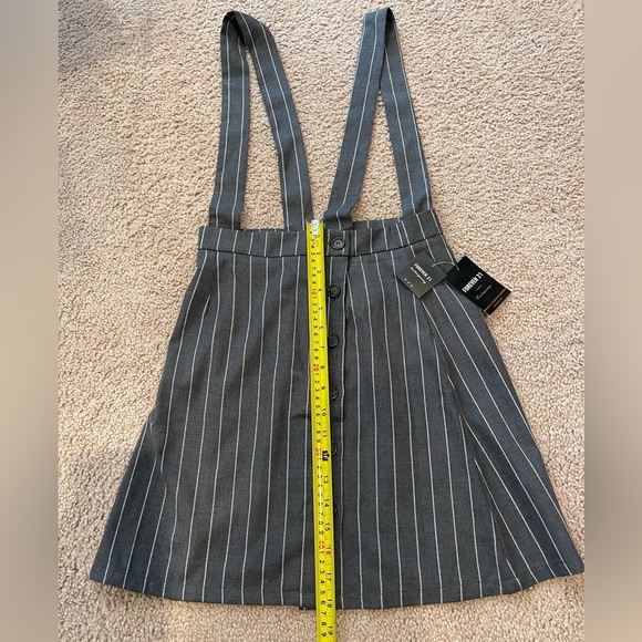 FOREVER 21 Junior Grey/White Pinstripe Suspender A-line skirt - Picture 6 of 9